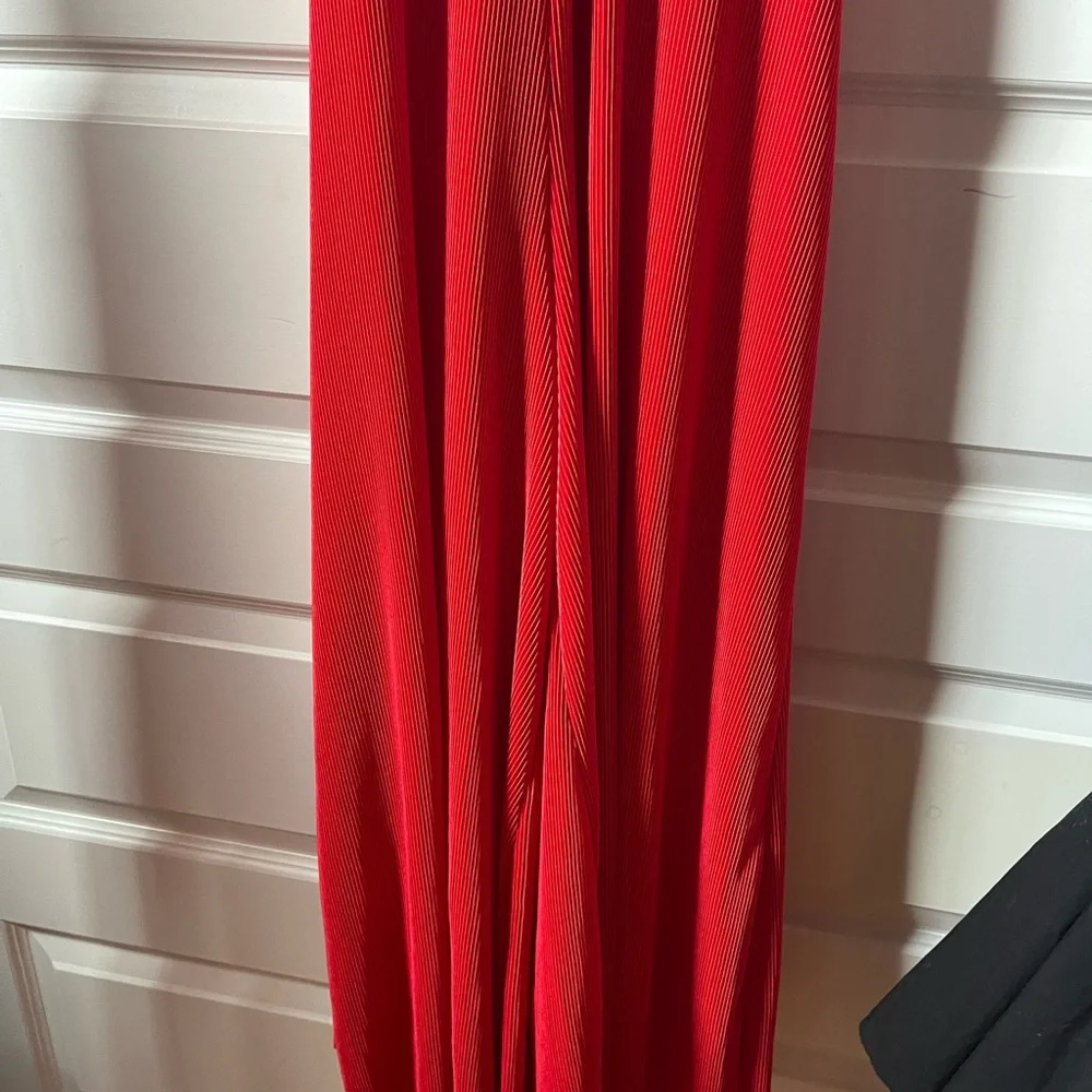 Elegant Red Halter Jumpsuit - Picture 5 of 9